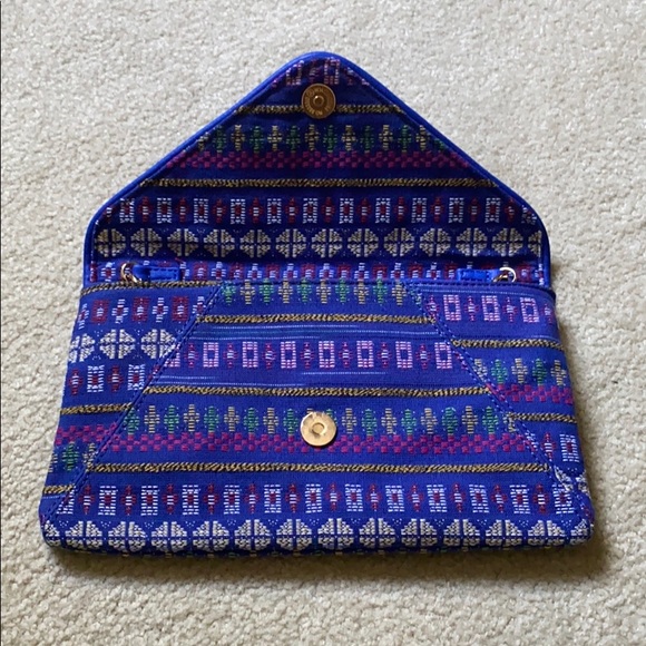 Clutch - Picture 2 of 12